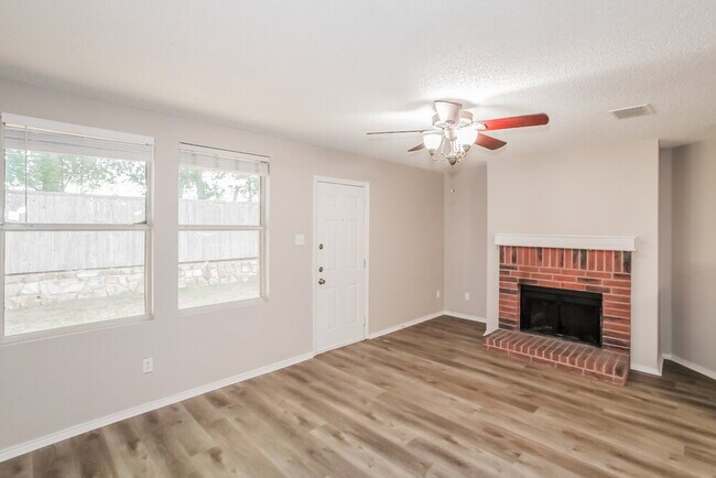 Photo - 2141 Shawnee Trail