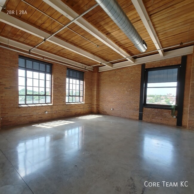 LARGE CORNER LOFT WITH DOWNTOWN VIEWS - LARGE CORNER LOFT WITH DOWNTOWN VIEWS Unit 814