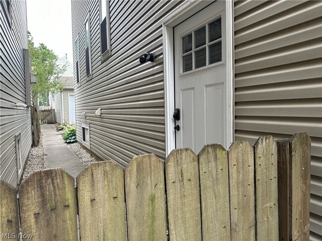 Photo - 2188 W 6th St Unit DOWN