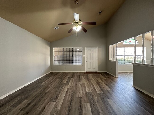 Photo - 35 Aberdeen Cir