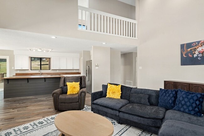 Photo - 104 Bogie Ln