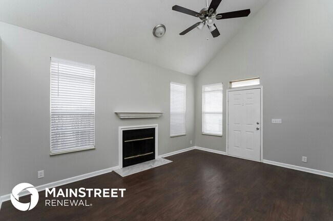 Photo - 922 Bexhill Ct S