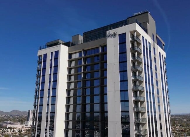 Building Photo - 817 N 6th St Unit S2