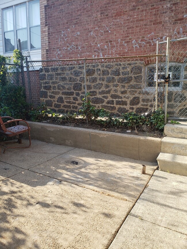 6015 Baltimore Ave Unit 3