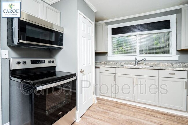 Photo - 134 Powder St SW