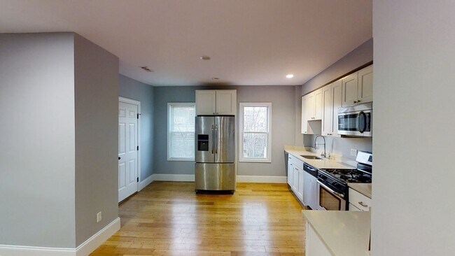 Photo - 722 Saratoga St Unit 3
