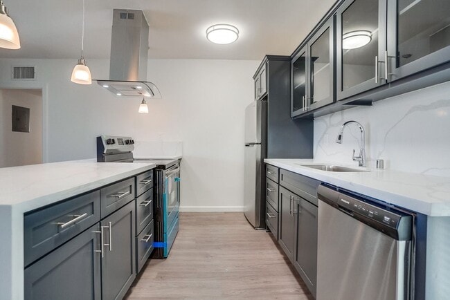 Photo - 621 E 99th St Unit 24