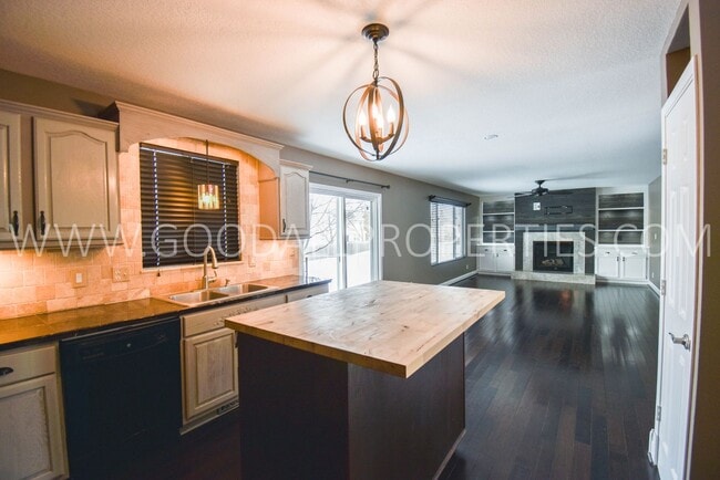 Photo - 4 Bedroom 3 Bath Home 3 Car Garage with large fenced in yard in Waukee