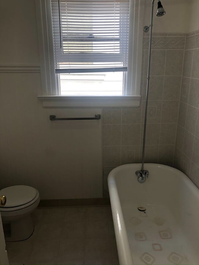 Photo - 2 Bedroom, 1 Bath in the Heart of the Miss...