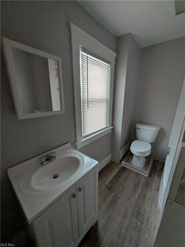 Photo - 1733 Robindale St Unit Up