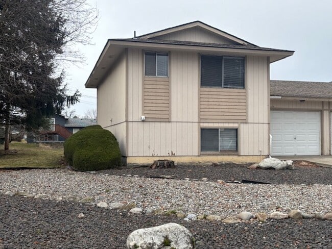 Building Photo - 1005 Unit 1213