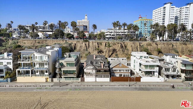 Building Photo - 1362 Palisades Beach Rd Rental