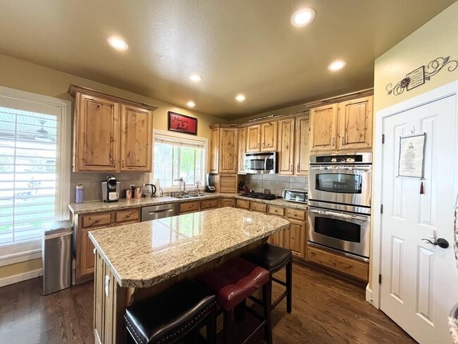 Photo - 2035 Quartzridge Dr