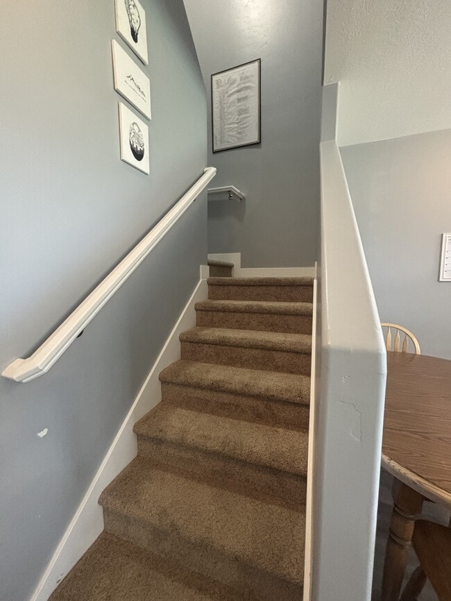 Photo - 2 bedroom/ 1.5 bathroom Townhouse in Eagle...