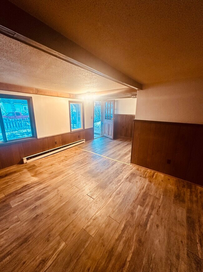 Photo - 1995 Cottage Ave E