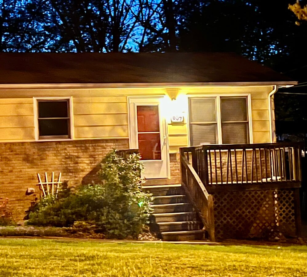Photo - 609 S Cedar Ave Apartments