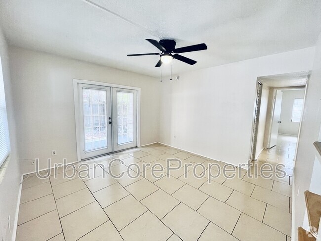 Building Photo - 423 18th Ave N Unit A Rental