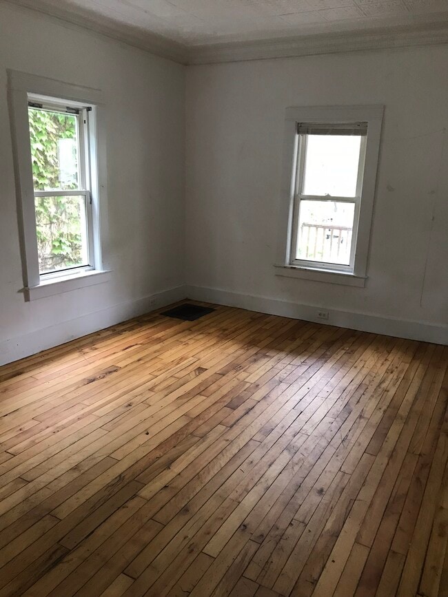239 1/2 Main St