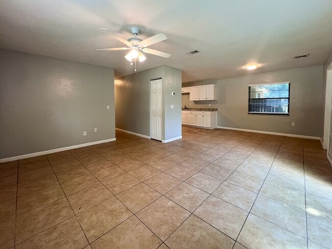 Photo - 2292 - Sugarfoot Oaks Unit B