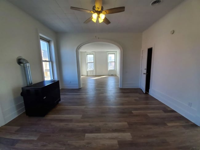 Building Photo - 2339 4th Ave Rental