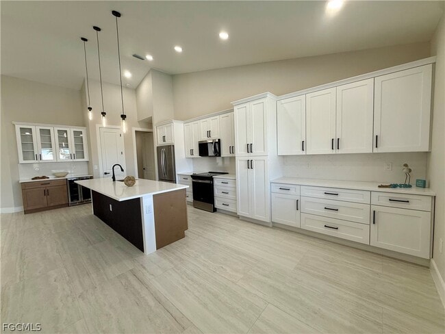 Photo - 102 NE 8th Pl