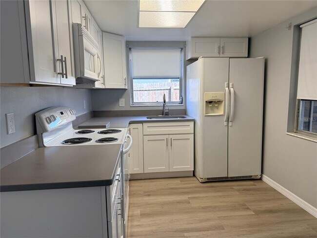 Photo - 8437 Luray Dr