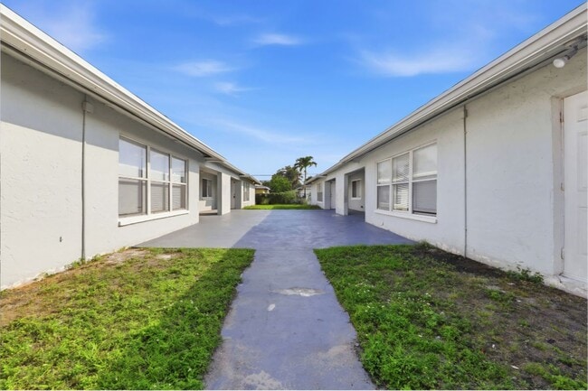 Photo - 5704 NW 28th St