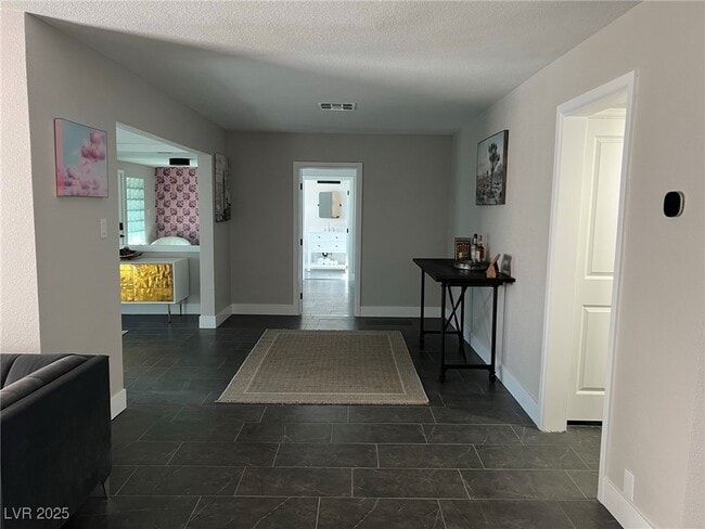 Photo - 1001 Griffith Ave