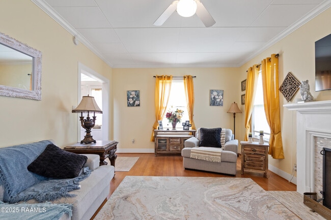 228 Amelia St