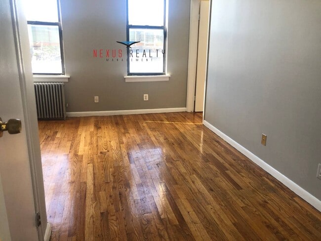 Photo - 23-35 31st St