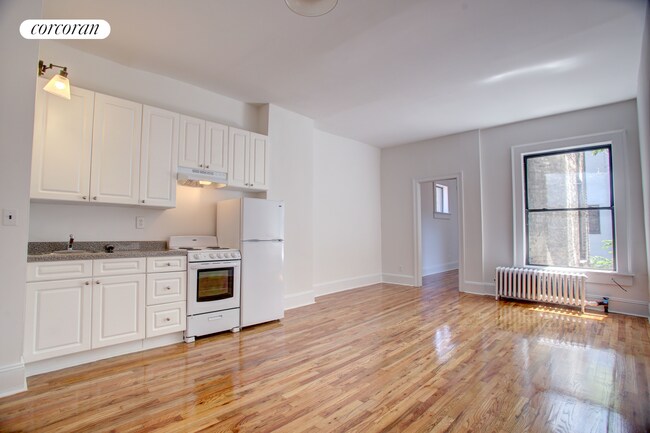 Photo - 304 W 30th St Apartment
