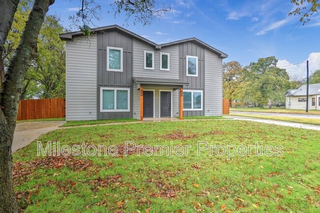 Building Photo - 601-603 W Johnson St