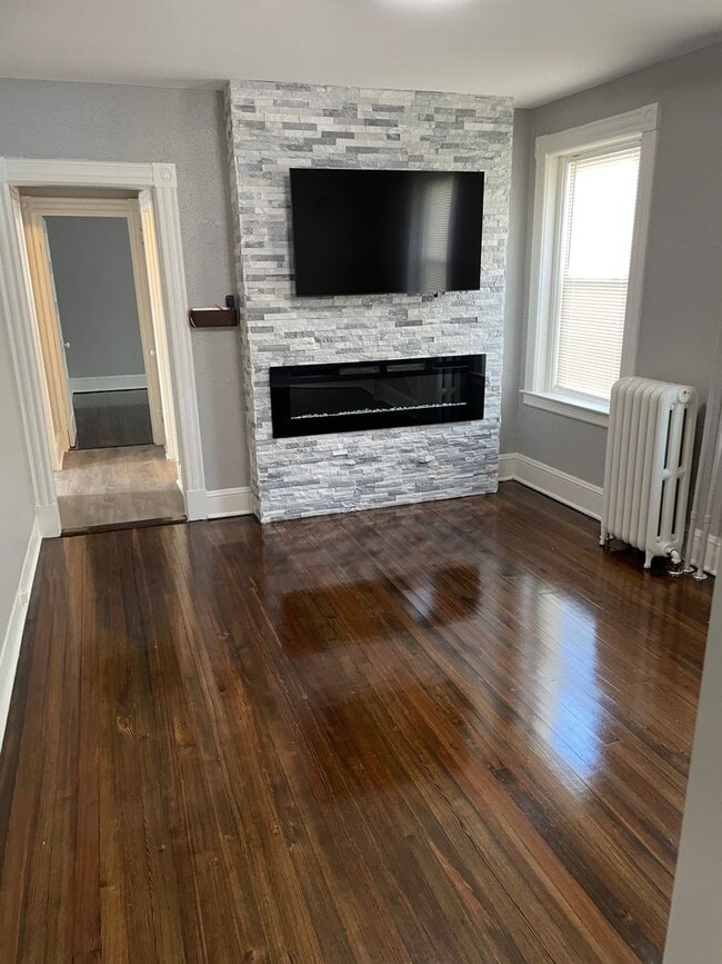 Photo - 33-35 Fairview St Unit Brooklyn Brick Floor #1