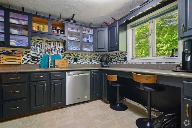 Building Photo - 125 Chapin Rd Unit 3D Rental