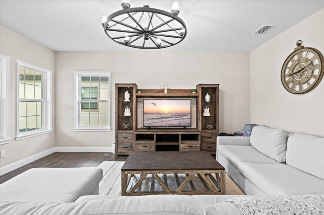 Photo - 5709 Silver Sun Dr