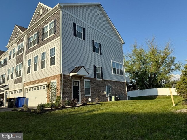 Building Photo - 1 Autumn Park Blvd