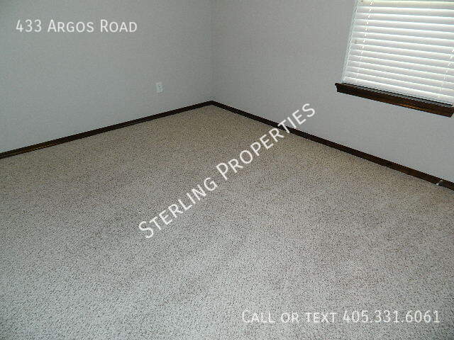 Photo - 433 Argos Rd