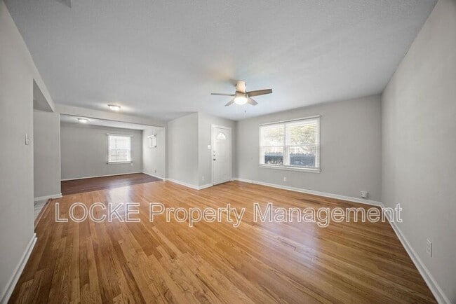 Photo - 5829 Holloway St