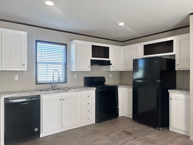 Photo - 204 Linda St