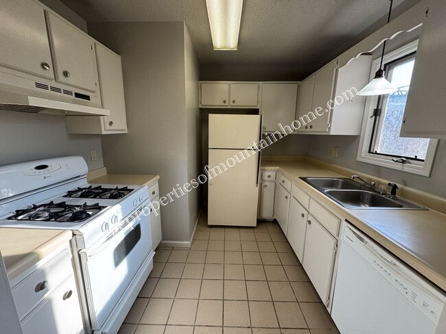 Photo - 605 Cooper Estates Dr Unit 605 Cooper Estates #20