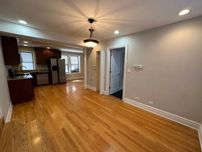 Building Photo - 3925 W Altgeld St Unit AA
