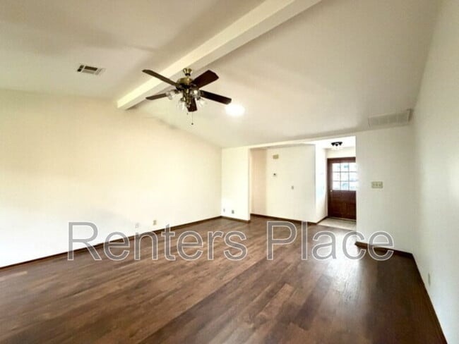 Photo - 319 W 33rd St