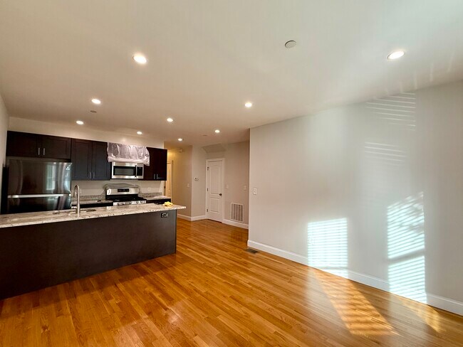 Photo - 19 Plymouth St Unit 1