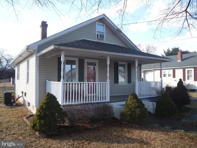 104 Greenway St