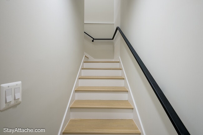 Photo - 2301 Ontario Rd NW Unit 102