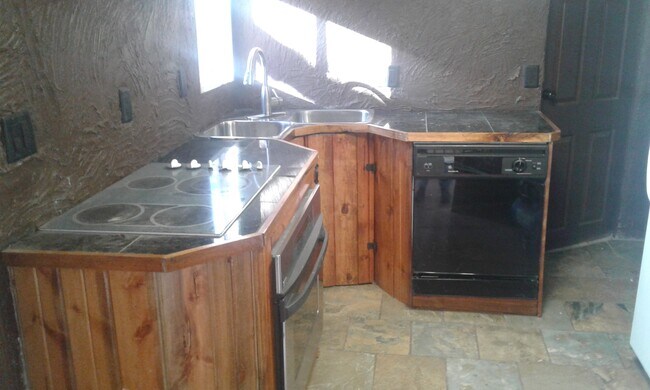 Photo - 510 Evans Ave