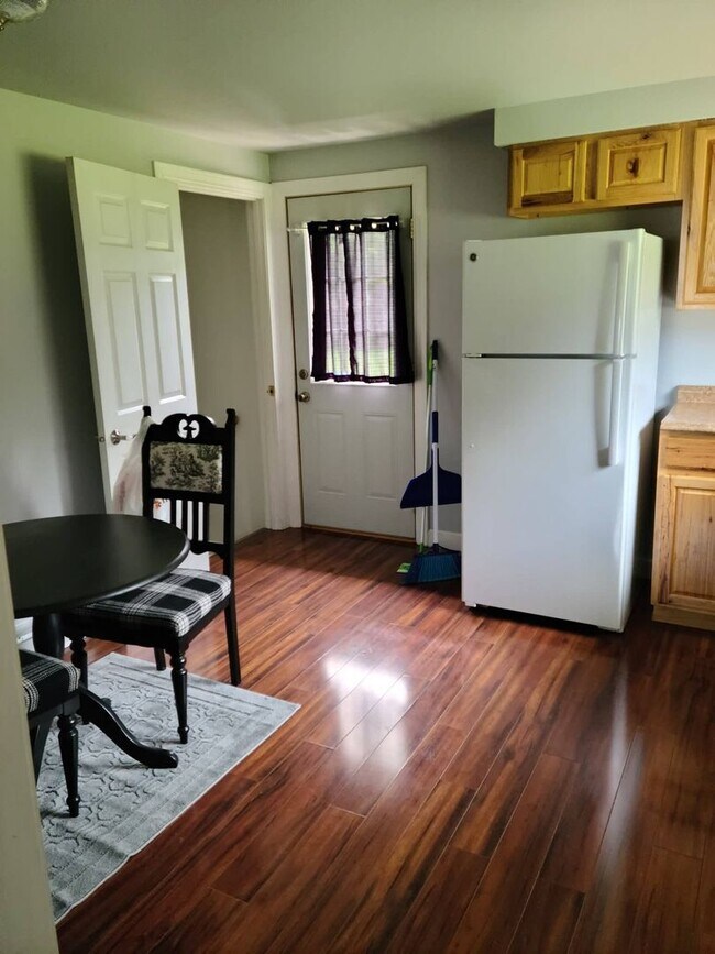 2 Bedroom Duplex - 2 Bedroom Duplex Townhome