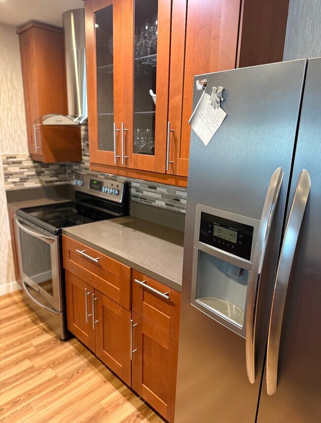 5460 White Oak Ave Unit G201
