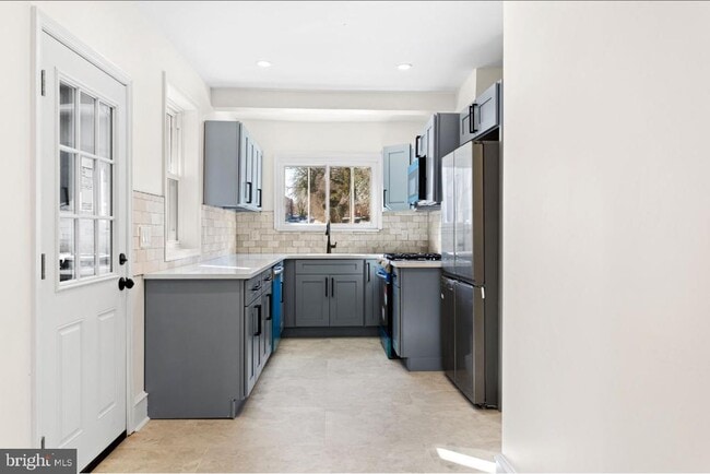 Photo - 6812 Sprague St