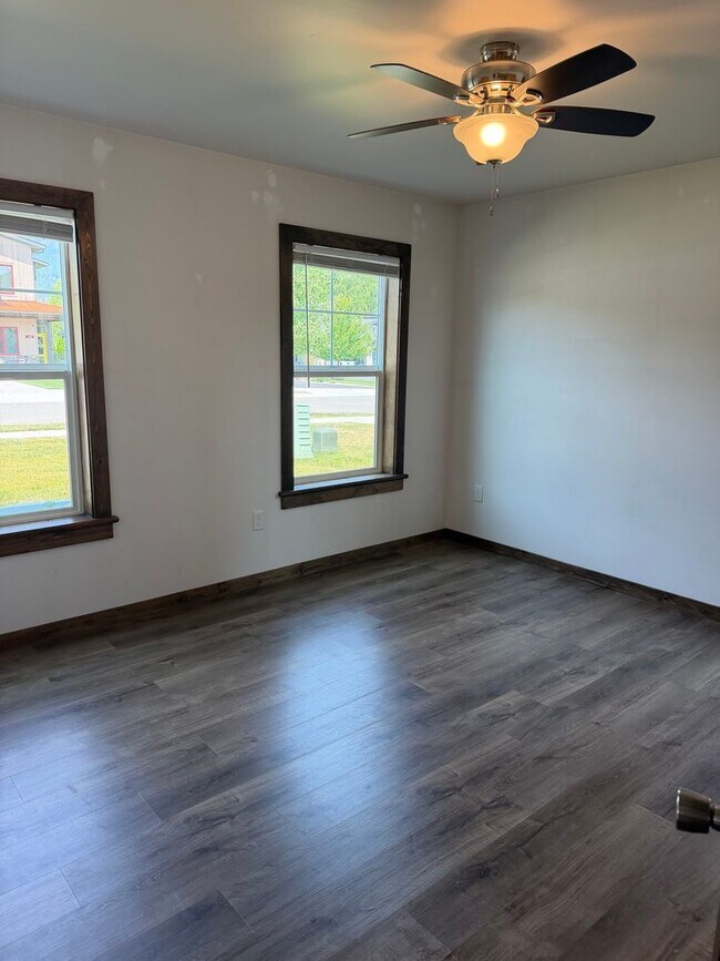 Photo - 745 Cottonwood Ct Unit A